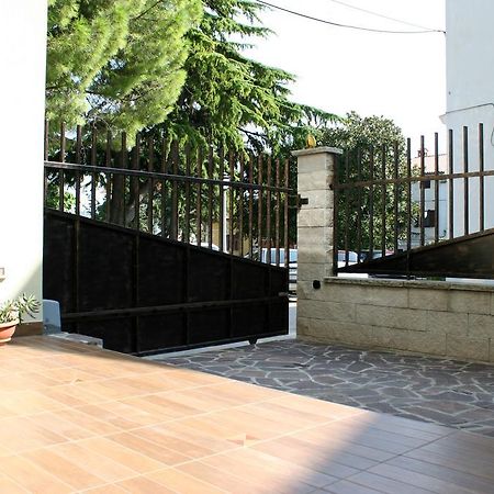 Park Apartments Izola Esterno foto