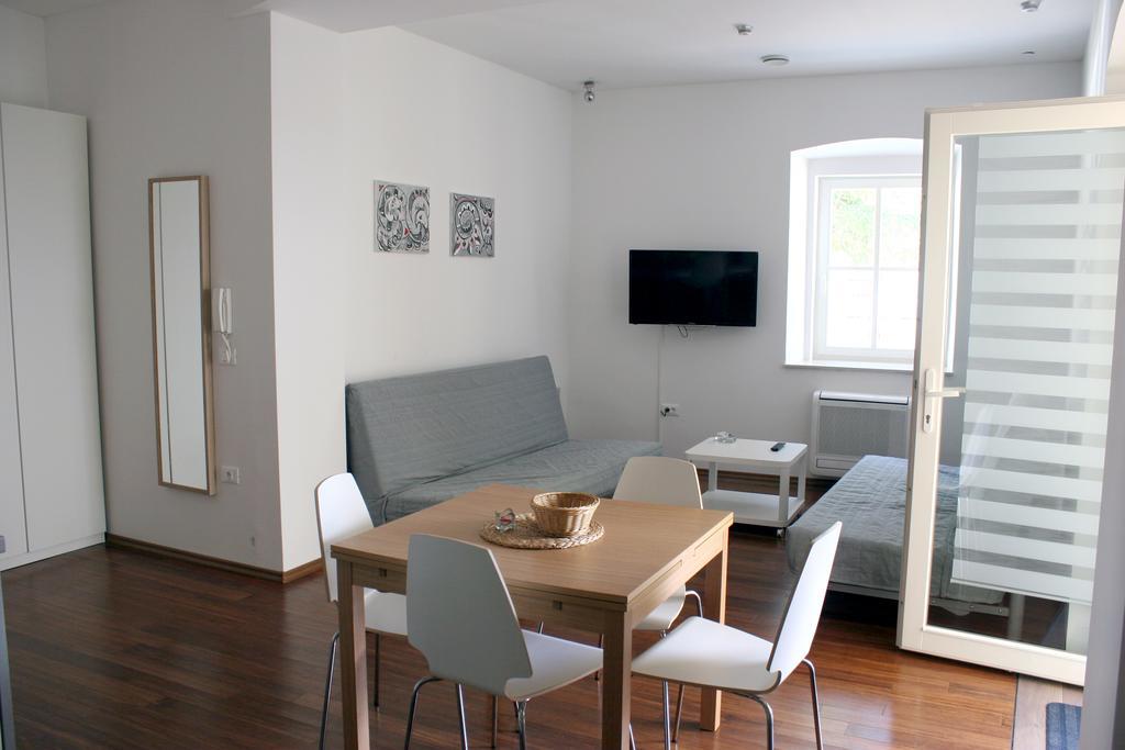 Park Apartments Izola Esterno foto
