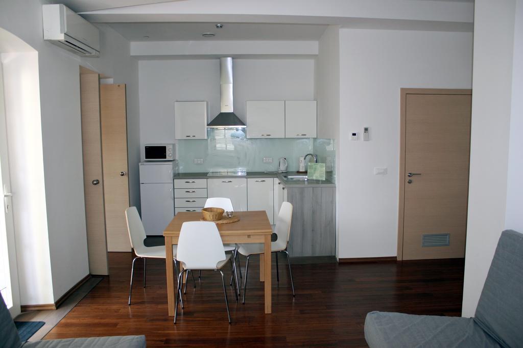 Park Apartments Izola Esterno foto