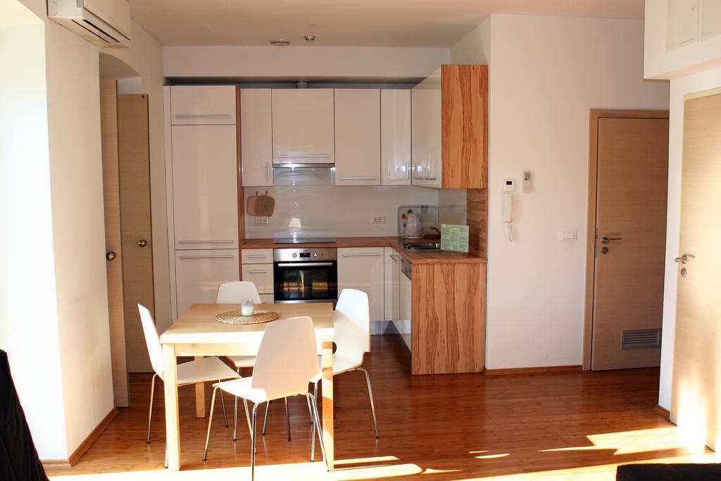 Park Apartments Izola Esterno foto